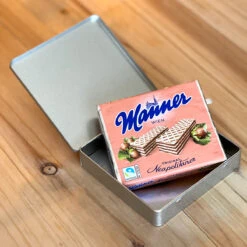 Geschenkdose 'Kleines Lob An Dich' - Ideales Mitarbeitergeschenk für Anerkennung und Motivation -Snack Verkäufe 2024 Geschenkdose Manner 1 87435