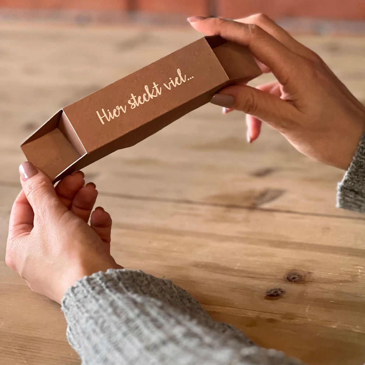 Geschenkverpackung 'Ein Besonderer Genuss' - Rocher | Mitarbeitergeschenke 6 Geschenkverpackung 'Ein Besonderer Genuss' - Rocher | Mitarbeitergeschenke – Bild 6