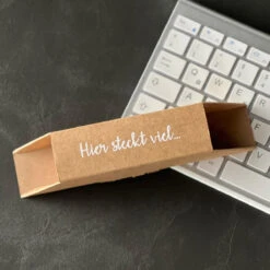 Lindt 'Happy Nikolaus' Schokoladenfigur - Perfektes Mitarbeitergeschenk -Snack Verkäufe 2024 Schiff 1 95282