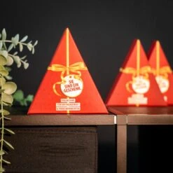 Sie Sind Ein Geschenk – Lindt Pyramide | Premium Mitarbeitergeschenke -Snack Verkäufe 2024 Sie sind ein Geschenk Pyramide 13 72034