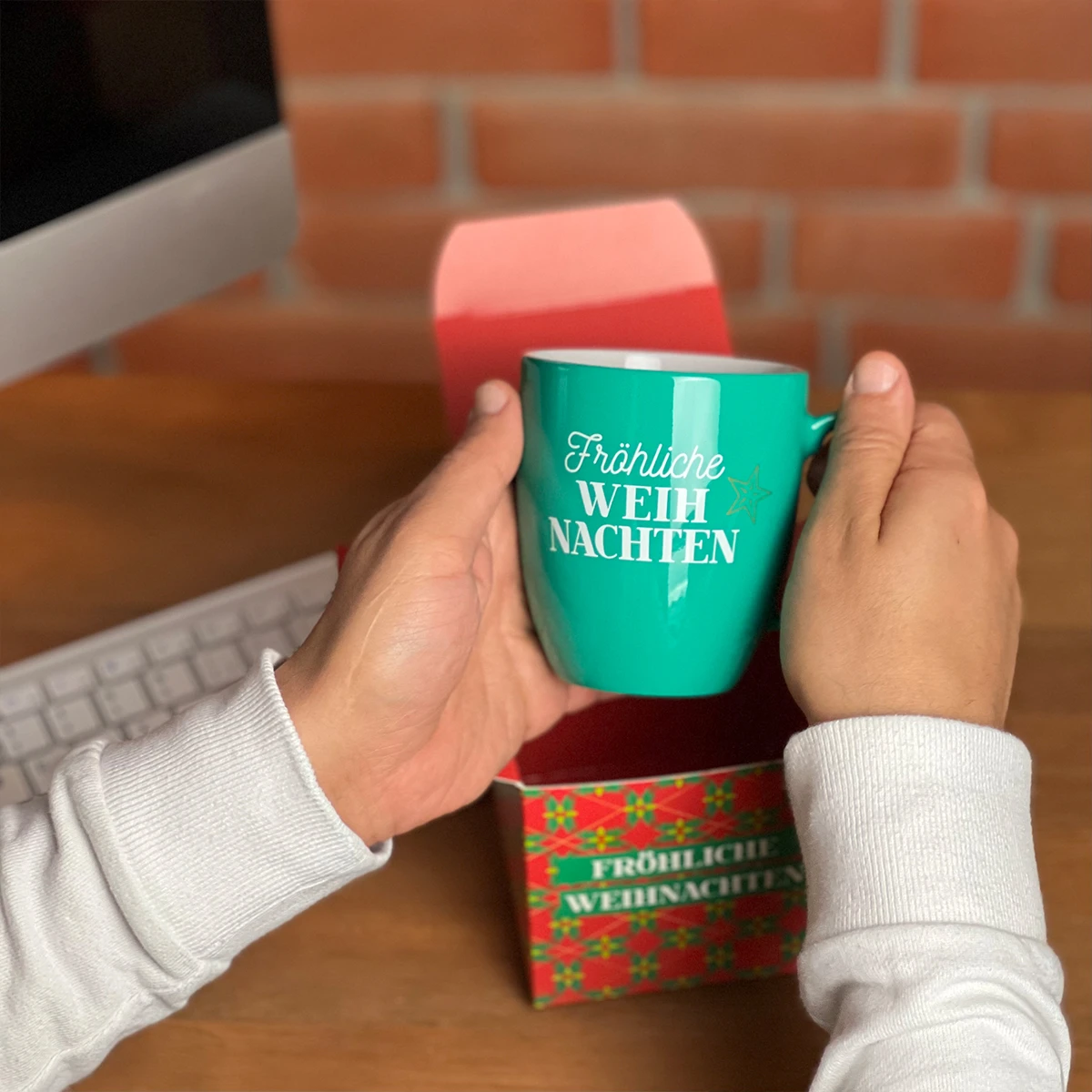 Weihnachtstasse 'Fröhliche Weihnachten' - Perfektes Mitarbeitergeschenk 6 Weihnachtstasse 'Fröhliche Weihnachten' - Perfektes Mitarbeitergeschenk – Bild 6