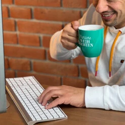 Weihnachtstasse 'Fröhliche Weihnachten' - Perfektes Mitarbeitergeschenk 12 Weihnachtstasse 'Fröhliche Weihnachten' - Perfektes Mitarbeitergeschenk -Snack Verkäufe 2024 WP12993 Weihnachtstasse Frohliche Weihnachten 3 81460