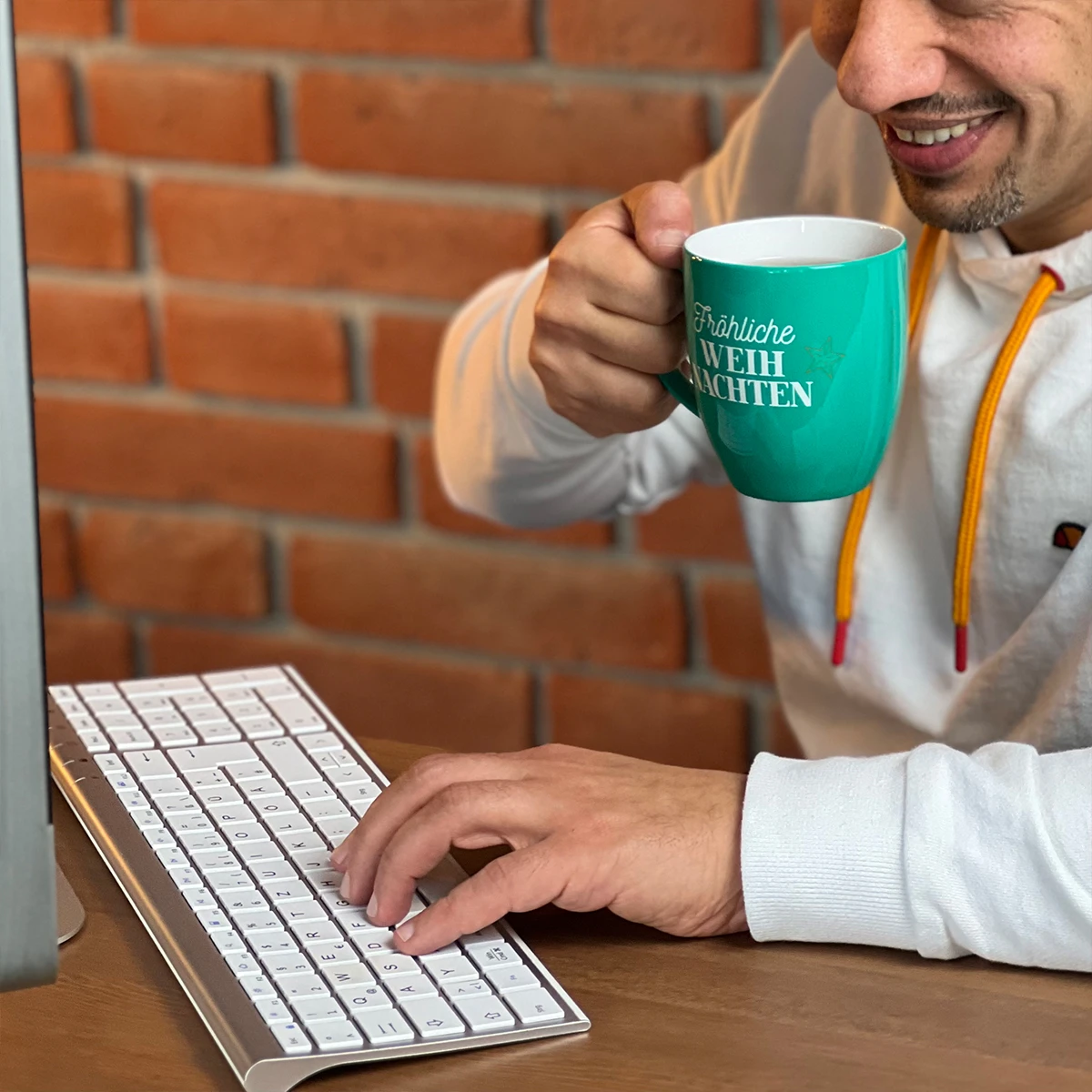 Weihnachtstasse 'Fröhliche Weihnachten' - Perfektes Mitarbeitergeschenk 4 Weihnachtstasse 'Fröhliche Weihnachten' - Perfektes Mitarbeitergeschenk – Bild 4