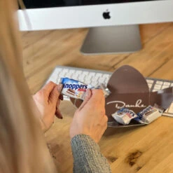 Geschenkpaket 'Danke International' - Knoppers Mini | Mitarbeitergeschenke -Snack Verkäufe 2024 WP13182 Geschenkpaket Danke Int Knoppers 3 84578