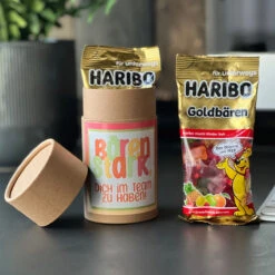 Präsenthülse 'Bärenstark' mit Haribo Goldbären - Perfektes Mitarbeitergeschenk -Snack Verkäufe 2024 WP13313 Prasenthulse Barenstark Haribo Goldbaren 1 92652
