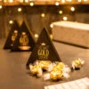 Lindt Pyramide 'Sie Sind Gold Wert' – Premium Weihnachtsgeschenk für Mitarbeiter 8 Lindt Pyramide 'Sie Sind Gold Wert' – Premium Weihnachtsgeschenk für Mitarbeiter -Snack Verkäufe 2024 WP400 Sie sind Gold wert Pyramide 20 39153