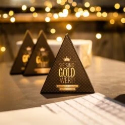 Lindt Pyramide 'Sie Sind Gold Wert' – Premium Weihnachtsgeschenk für Mitarbeiter -Snack Verkäufe 2024 WP400 VH 72020