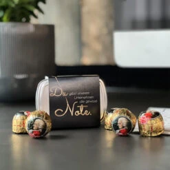 Geschenkdose 'Die Gewisse Note' - Du-Version - Mozartkugeln | Mitarbeitergeschenke