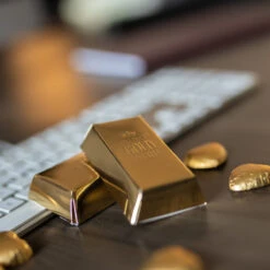 Lindt Goldbarren Du Bist Gold Wert – Premium Schokolade als Mitarbeitergeschenk -Snack Verkäufe 2024 osterprodukte 1200x1200 56cs7qhLkK0xI58