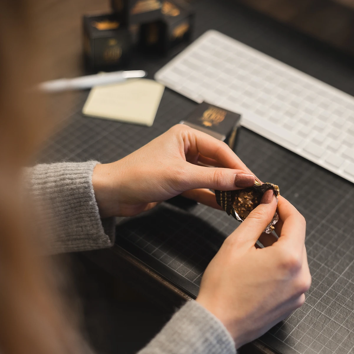 Du Bist Gold Wert Würfel - Rocher Weihnachtsgeschenk für Mitarbeiter 5 Du Bist Gold Wert Würfel - Rocher Weihnachtsgeschenk für Mitarbeiter – Bild 5