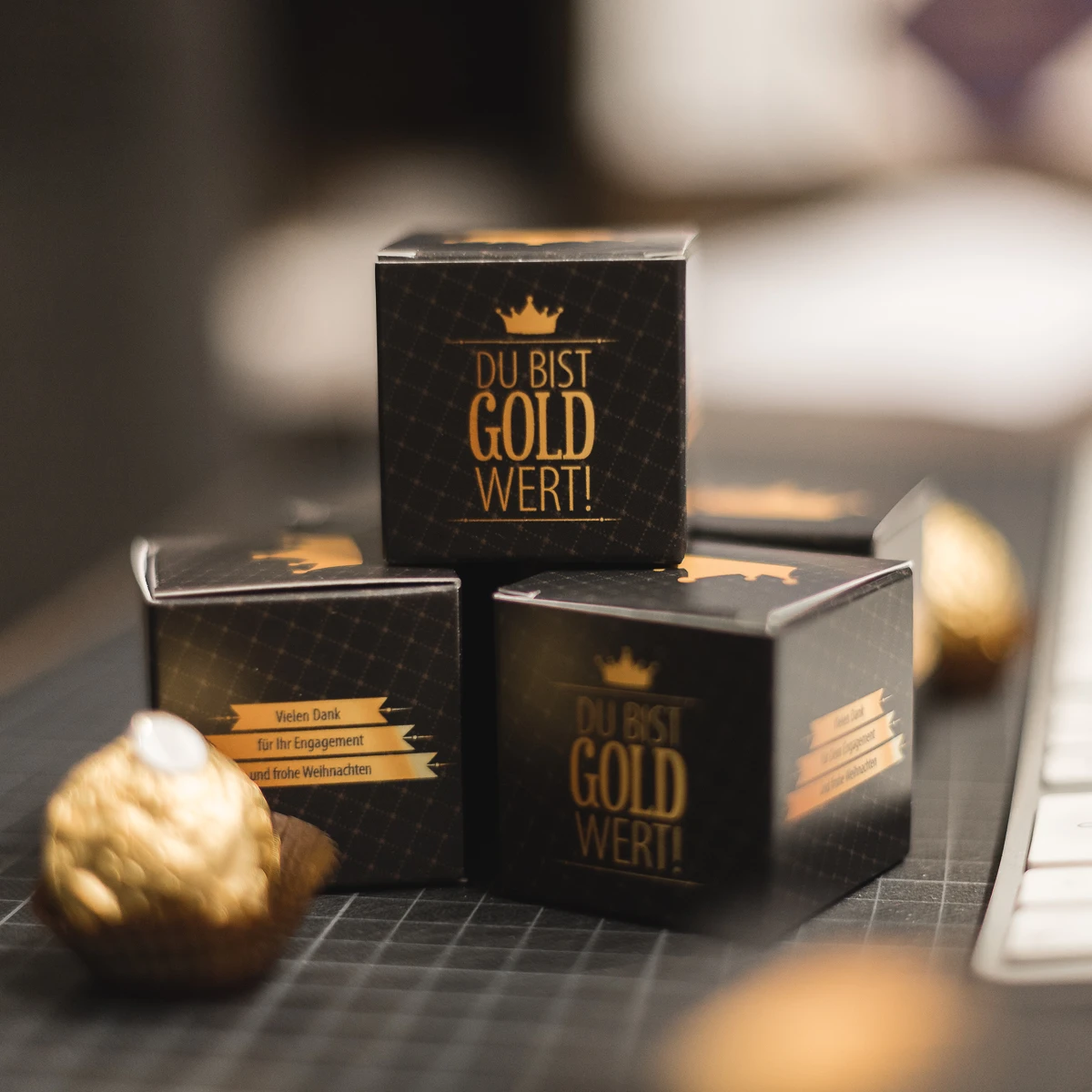 Du Bist Gold Wert Würfel - Rocher Weihnachtsgeschenk für Mitarbeiter 1 Du Bist Gold Wert Würfel - Rocher Weihnachtsgeschenk für Mitarbeiter